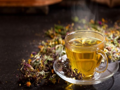 Immunity boosting foods and herbs: drink these 5 Ayurveda homemade teas to boost immunity and detox your body naturally in Hindi | Coronavirus fight food: शरीर की गंदगी बाहर निकालने, इम्यूनिटी सिस्टम मजबूत करने के लिए पियें ये 5 तरह की आयुर्वेदिक चाय
