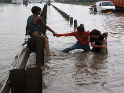 shimla heavy rain: shimla government issued notice to tourists | हिमाचल प्रदेश में भारी बारिश के करण 18 की मौत, राज्य सरकार ने पर्यटकों से की ना आने की अपील