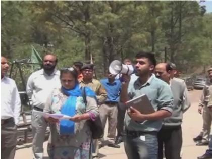 Himachal Officer Murder Allegedly By Hotel Owner Supreme Court says Extremely Serious Issue | सुप्रीम कोर्ट के आदेश पर होटल गिराने गई महिला अफसर को मारी गोली, सर्वोच्च अदालत ने कहा- मामला बेहद गंभीर Himachal Officer Murder Allegedly By Hotel Owner Supreme Court says Extremely Serious Issue | सुप्रीम कोर्ट के आदेश पर होटल गिराने गई महिला अफसर को मारी गोली, सर्वोच्च अदालत ने कहा- मामला बेहद गंभीर