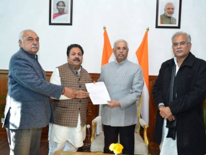Congress leaders meet Himachal Governor | कांग्रेस के प्रदेश प्रभारी राजीव शुक्ला ने राज्यपाल से की मुलाकात, आज हो सकती है मुख्यमंत्री के नाम की घोषणा