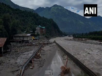 Himachal Pradesh's tourist spot Manali devastated by heavy rains and flash floods | हिमाचल प्रदेश का टूरिस्ट स्पॉट मनाली भारी वर्षा और अचानक आई बाढ़ से हुआ तबाह