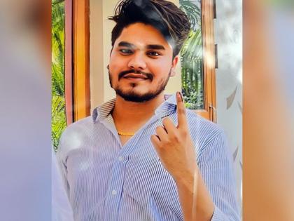 Karol Bagh fire dhirendra pratap singh jinda jala killed fire breaks out Vishal Mega Mart in Delhi's Karol Bagh | Karol Bagh fire: विशाल मेगा मार्ट में में आग, लिफ्ट में जिंदा जला 25 वर्षीय धीरेंद्र प्रताप सिंह Karol Bagh fire dhirendra pratap singh jinda jala killed fire breaks out Vishal Mega Mart in Delhi's Karol Bagh | Karol Bagh fire: विशाल मेगा मार्ट में में आग, लिफ्ट में जिंदा जला 25 वर्षीय धीरेंद्र प्रताप सिंह