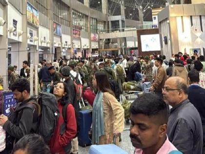 Pahalgam attack has ruined Kashmir tourism Bookings cancelled people rush to reach home | Pahalgam Terror Attack: पहलगाम हमले के बाद कश्मीर टूरिज्म की बुकिंग कैंसिल, घर लौट रहे पर्यटक