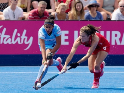 womens hockey world cup 2018 india holds england to 1 1 draw | महिला हॉकी वर्ल्ड कप: अच्छे डिफेंस के बावजूद खराब आक्रमण से बिगड़ा भारत का खेल, इंग्लैंड के साथ मैच ड्रॉ