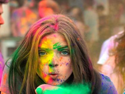 Before and after playing Holi do use these remedies for your skin so that your skin is safe | Holi 2023: रंगों से नहीं लगेगा डर! जमकर होली खेलने के साथ ऐसे करें अपनी त्वचा की देखभाल
