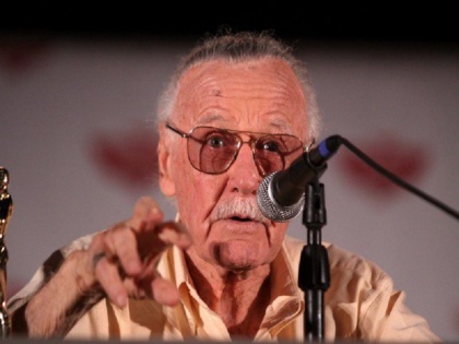 Writer, Editor and Publisher of Marvel Comics Stan Lee dead at 95 | दुखद: सुपरहीरोज को जन्म देने वाले स्टैन ली का 95 वर्ष की उम्र में निधन
