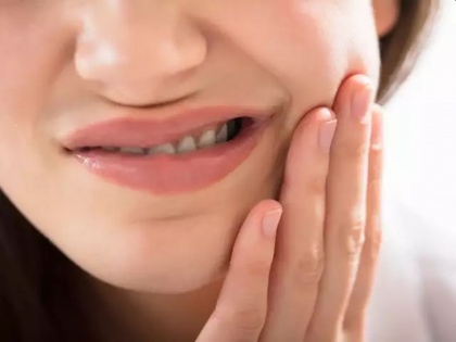 home remedies for Sensitive Teeth: 7 effective home remedies to get rid Sensitive Teeth naturally | दांतों में ठंडा-गर्म लगने का इलाज : दांतों की सेंसिटिविटी से छुटकारा पाने के लिए आजमाएं ये 7 असरदार घरेलू उपाय