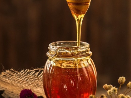 How to make honey moisturizer for dry skin, benefits of using honey for dry skin | ड्राई स्किन वाले रोज इस एक तरीके से करें शहद का इस्तेमाल, कुछ ही दिनों में पाएंगे बेबी सॉफ्ट त्वचा