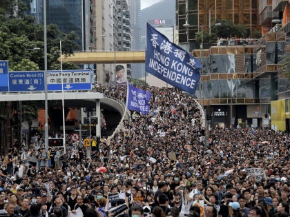 China is facing protest in hongkong against extradition law | हांगकांग बढ़ रहा है बड़े आन्दोलन की ओर, चीन के खिलाफ गुस्सा उफान पर पहुंचा