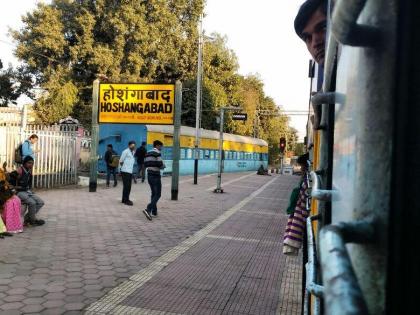 Madhya Pradesh Election: Guru's claim in front of a disciple for 'Taj' in Hoshangabad | मध्य प्रदेश चुनावः होशंगाबाद में 'ताज' के लिए शिष्य के सामने गुरू की दावेदारी