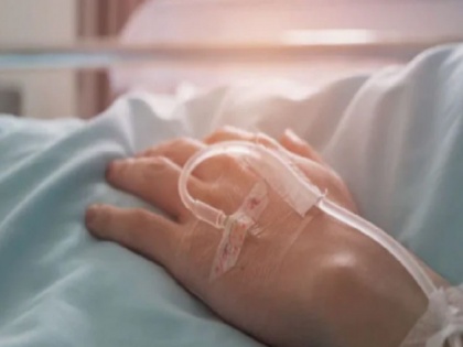 Switzerland 20 Years old man hospitalised after tearing his lung from masturbating | हस्तमैथुन करना 20 साल के युवक को पड़ गया महंगा, फेफड़े में लगी चोट, अस्पताल में कराना पड़ा भर्ती