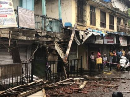 Mumbai: 4 people injured in house collapse in Andheri West, hospitalized | मुंबई: अंधेरी वेस्ट में मकान गिरने से 4 लोग घायल, अस्पताल में भर्ती