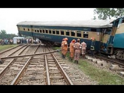 Bangladesh: 5 killed as four train coaches derail, hundreds injured | सवारी गाड़ी के पांच डिब्बा बेपटरी, 5 लोगों की मौत, 67 घायल