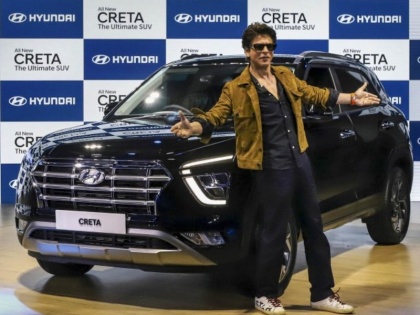 bollywood Shahrukh Khan’s Gets All-New Hyundai Creta | शाहरुख खान बने नई हुंडई क्रेटा के सबसे पहले ग्राहक, देखें कितनी स्मार्ट दिखने लगी ये नई कार