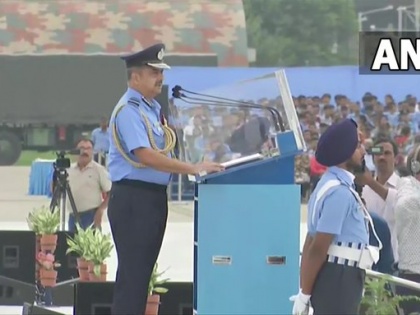 Indian Air Force chief Air Chief Marshal VR Chaudhari new weapon Recruitment of 3000 'Agniveer Vayu' in December 90th anniversary see video | दिसंबर में 3000 ‘अग्निवीर वायु’ की भर्ती, वायुसेना की 90वीं वर्षगांठ पर हथियार प्रणाली शाखा की स्थापना को मंजूरी, जानें बड़ी बातें