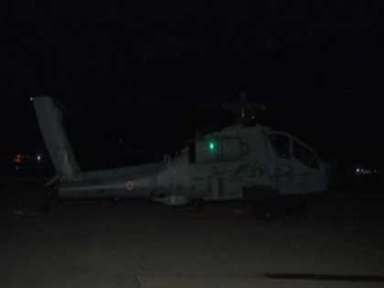 India china faceoff IAF Carried night operation on eastern ladakh with apache mig 29 and sukhoi | चीन की चालबाजी से भारतीय वायुसेना सतर्क, रात के अंधेरे में लद्दाख में फॉरवर्ड पोस्ट पर अपाचे-चिनूक ने भरी उड़ान