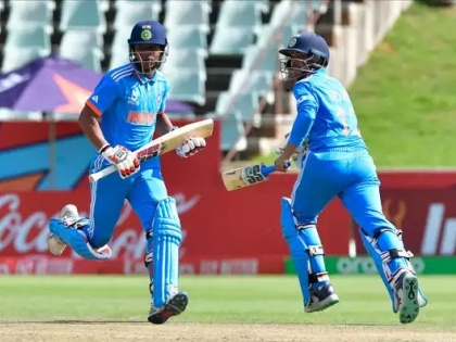 ICC Under 19 World Cup 2024  FOUR,India are in final players charge field from dugout in celebration Indian team fifth time competing team since February 11 India trouble after losing four wickets for 32 runs host South Africa is out | ICC Under 19 World Cup 2024: चौका और भारतीय टीम 5वीं बार फाइनल में, 11 फरवरी से इस टीम से मुकाबला, 32 रन पर चार विकेट गंवाकर संकट में था भारत, मेजबान दक्षिण अफ्रीका बाहर