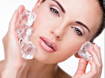 how to apply ice cubes on face and its benefit for skin, eyes and lips | फ्रीजर में रखी बर्फ के ये 7 ब्यूटी सीक्रेट्स, आपको बना देंगे खूबसूरत और जवां
