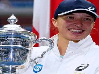 US Open 2022: Iga Swiatek win US Open womens single title for first time, got surprise gift inside trophy | US Open: इगा स्वियातेक ने पहली बार जीता यूएस ओपन का खिताब, ट्रॉफी के अंदर मिला सरप्राइज गिफ्ट