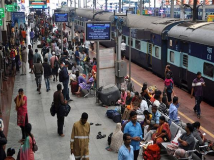Free Platform Ticket at Delhi Anand Vihar Railway Station | Anand Vihar Railway Station पर अनोखा सिस्टम, मुफ्त में पाइये प्लेटफार्म टिकट, आपको करना होगा कुछ आसान काम...