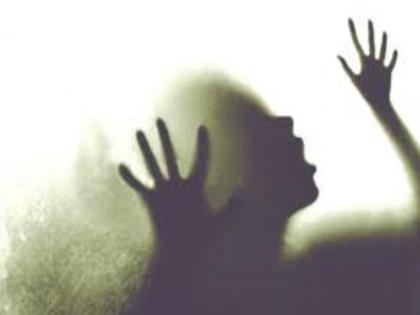 Two accused of raping a minor arrested in Agra | आगरा में नाबालिग से दुष्कर्म के दो आरोपी गिरफ्तार, वीडियो बनाकर लड़की को कर रहा था ब्लैकमेल