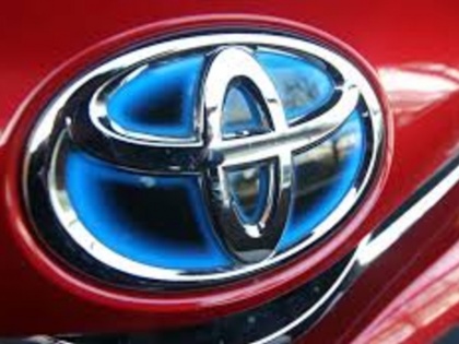 Toyota stops production in China until February 9 amid coronavirus outbreak | टोयोटा कंपनी ने कोरोना के चलते 9 फरवरी तक बंद किए चीन प्लांट, वायरस से अब तक हो चुकी है 130 लोगों की मौत