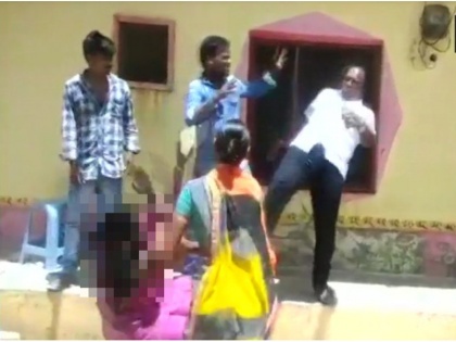 Dharpally Mandal Parishad President Immadi Gopi of TRS kicked a woman in Indalwai village | तेलंगानाः भूमि विवाद को लेकर गुस्से से तमतमाए नेता ने महिला को लात-घूसों से मारा, केस दर्ज