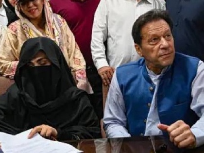 Former PM Imran Khan and his wife Bushra Bibi sentenced to 7 years imprisonment by lower court | पूर्व पीएम इमरान खान पर गलत तरीके से शादी करने का आरोप, कोर्ट ने पत्नी और खिलाड़ी को सुनाई 7 साल की सजा