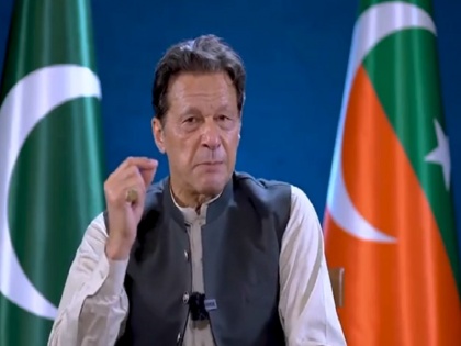 Imran Khan paises India's foreign policy again, plays clip of EAM Jaishankar video at lahore rally | पाकिस्तान: इमरान खान ने अपनी रैली में चलाया भारतीय विदेश मंत्री एस. जयशंकर का वीडियो क्लिप, फिर बोले- ये होता है आजाद मुल्क