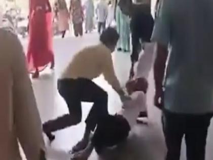 In MP, a doctor dragged and beat an old man for demanding immediate treatment, outrage spread on social media due to the viral video | VIDEO: एमपी में डॉक्टर ने जल्दी इलाज की मांग करने पर बुजुर्ग को घसीट-घसीटकर पीटा, वायरल वीडियो से सोशल मीडिया पर फैला आक्रोश