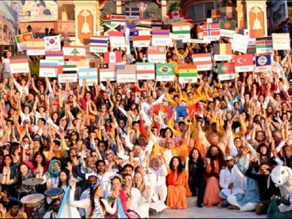 Inauguration of the International Yoga Festival 2020 in Rishikesh | ऋषिकेश में हुआ अन्तर्राष्ट्रीय योग महोत्सव का आरंभ, 11 देशों और नौ राज्यों के योगाचार्य, शिक्षक और योग प्रेमियों ने लिया हिस्सा