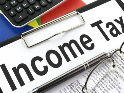 Government can consider Income tax slab | टैक्स के नए स्लैब पर विचार कर सकती है सरकार