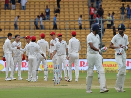 india vs afghanistan only test 1st day match report murali vijay dhawan hits century | IND Vs AFG Test: पहले दिन छाए धवन और मुरली विजय, राशिद की फिरकी नहीं कर सकी कोई कमाल