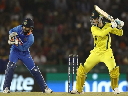 India vs Australia, 4th ODI: | IND vs AUS, 4th ODI: ख्वाजा-हैंड्सकॉम्ब के बाद एश्टन ने छीना भारत से मैच