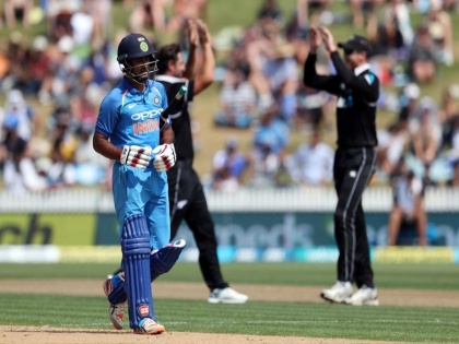 India vs New Zealand, 5th ODI: Sanjay Bangar says, Last game was an aberration, have faith in middle-order | IND vs NZ: कोच ने चौथे मैच में भारतीय बल्लेबाजों के प्रदर्शन को बताया अपवाद, जानिए क्या कही बात