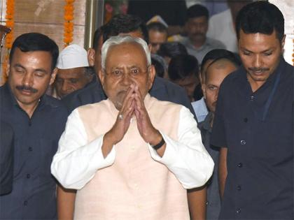 Lok Sabha Elections 2024 Nitish Kumar refused to become convenor meeting of India Alliance Minister Sanjay Jha said leader from Congress should lead | Lok Sabha Elections 2024: इंडिया गठबंधन की बैठक में नीतीश कुमार ने संयोजक बनने से किया इंकार, मंत्री संजय झा ने कहा- कांग्रेस का ही कोई नेता नेतृत्व करे Lok Sabha Elections 2024 Nitish Kumar refused to become convenor meeting of India Alliance Minister Sanjay Jha said leader from Congress should lead | Lok Sabha Elections 2024: इंडिया गठबंधन की बैठक में नीतीश कुमार ने संयोजक बनने से किया इंकार, मंत्री संजय झा ने कहा- कांग्रेस का ही कोई नेता नेतृत्व करे