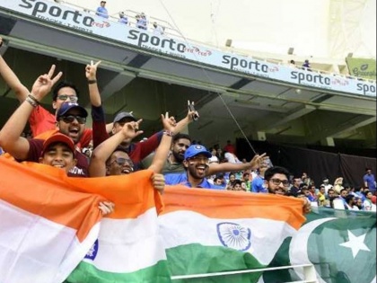 UAE is home to many Cricket Loving India, Pakistan couples, stories of cross-border families | यूएई है कई क्रिकेट प्रेमी भारत-पाकिस्तानी जोड़ों का घर, दोनों देशों के मैचों में दिखता है 'अनोखा' नजारा