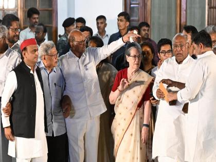 NDIA Bloc: "The mandate is against Narendra Modi and BJP, our eyes will be on the NDA government", India Bloc said after the meeting | INDIA Bloc: "जनादेश नरेंद्र मोदी और भाजपा के खिलाफ है, हमारी नजर एनडीए सरकार पर रहेगी", इंडिया ब्लॉक ने बैठक के बाद कहा NDIA Bloc: "The mandate is against Narendra Modi and BJP, our eyes will be on the NDA government", India Bloc said after the meeting | INDIA Bloc: "जनादेश नरेंद्र मोदी और भाजपा के खिलाफ है, हमारी नजर एनडीए सरकार पर रहेगी", इंडिया ब्लॉक ने बैठक के बाद कहा
