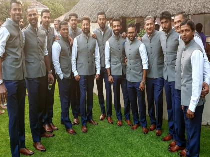 Virat Kohli And Team Visit India House At Johannesburg | दूसरे टेस्ट से पहले जोहांसबर्ग में इंडिया हाउस पहुंचे भारतीय खिलाड़ी, देखें फोटोज
