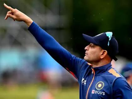 India Squad for England Tests Hrishikesh Kanitkar head coach India A team BCCI Abhimanyu Easwaran-led side shadow tour three games in England | India Squad for England Tests: टेस्ट टीम में बड़ा बदलाव, गौतम गंभीर की जगह ऋषिकेश कानिटकर को बनाया कोच?, जानें कप्तान कौन