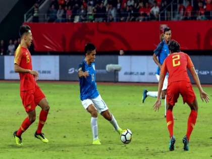 india holds china on 0 0 goalless draw in international frindly match | भारत ने चीन के खिलाफ एतिहासिक फुटबॉल मैच में खेला ड्रॉ, कोच ने कही ये बड़ी बात