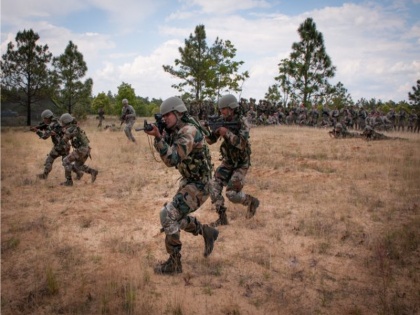 Army is planning to deploy integrated war clusters on the western frontier | पश्चिमी सीमा पर एकीकृत युद्ध समूहों की तैनाती की योजना बना रही है सेना