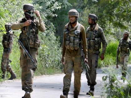 Indian Army offered Pakistan to take over the dead bodies with white flag of 5 to 7 Pak BAT army regulars and terrorists | भारतीय सेना ने पाकिस्तान आर्मी से कहा- सफेद झंडा लेकर आओ और मारे गए घुसपैठियों के शव ले जाओ