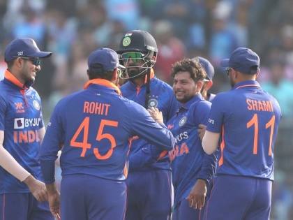 IND vs SL, 2nd ODI series after T20 team india won 4 wickets leading 2-0 Kuldeep Yadav-Mohammed Siraj 3-3 wickets 93-ball fifty kl Rahul | IND vs SL, 2nd ODI: टी20 के बाद वनडे सीरीज पर कब्जा, श्रीलंका को 4 विकेट से हराकर 2-0 से आगे, कुलदीप-सिराज की धारदार गेंदबाजी