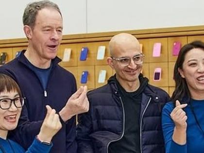 Apple names Indian-origin Sabih Khan as COO Moradabad-born techie succeeds Jeff Williams | कौन हैं सबीह खान?, आखिर क्यों मुरादाबाद में लोग मना रहे खुशियां