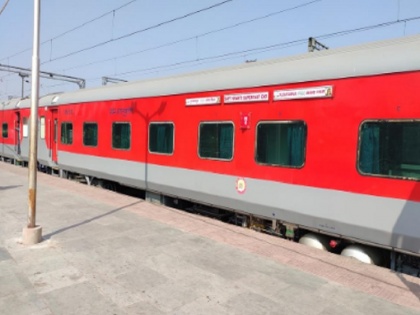Indian Railways ruckus in Saptakranti super fast express coming from Delhi to Bihar in AC three bogey | दिल्ली से चली सप्तक्रांति सुपर फास्ट एक्सप्रेस के एसी थ्री बोगी में जमकर मारपीट, चले लात-घूंसे, जानिए क्या था पूरा मामला