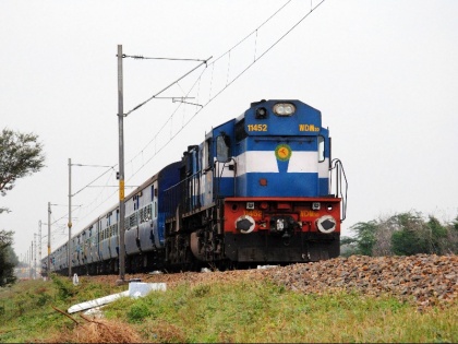 Corona Lockdown: Political war between BJP and opposition ruled states for running train | Corona Lockdown: ट्रेन चलाने को लेकर बीजेपी और विपक्ष शासित राज्यों में राजनीतिक युद्ध, पश्चिम बंगाल ने रेलवे पर लगाया गलत बयानी का आरोप