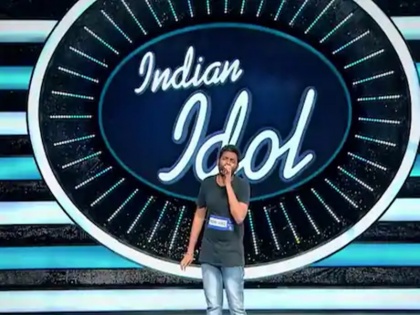 Indian Idol 12 contestant reveals he swept floors on sets judges emotional | कभी इंडियन आइडल के सेट पर झाड़ू लगाता था यह कंटेस्टेंट, अब अपनी दर्द भरी अवाज में गाया ऐसा गाना कि रोने लगे तीनों जज