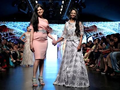 इंडिया रनवे वीक 2019: एसिड अटैक पीड़िता लक्ष्मी अग्रवाल ने रैंप पर बिखेरे जलवे