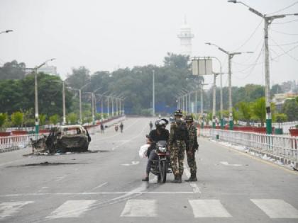 Nepal Protest High alert in UP border closed flights diverted in india | Nepal Protest: नेपाल हिंसा की आग की लपटें भारत तक! UP में हाई अलर्ट, सीमाएं बंद, उड़ानें डायवर्ट